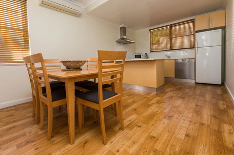 Bay 10 - Suites And Apartments - Accommodation Australia 32