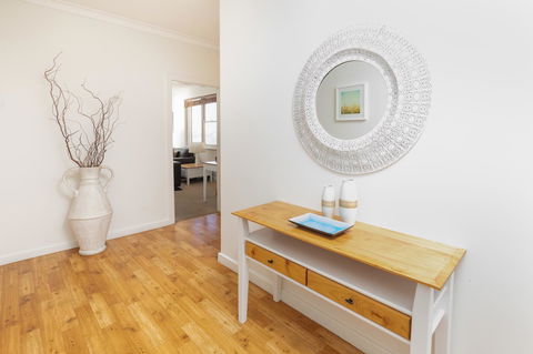 Bay 10 - Suites And Apartments - Accommodation Australia 14