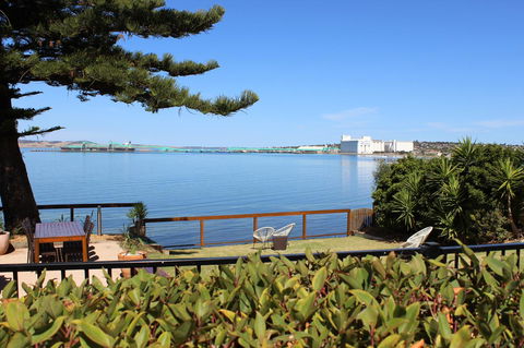 Bay 10 - Suites And Apartments - Accommodation Australia 25