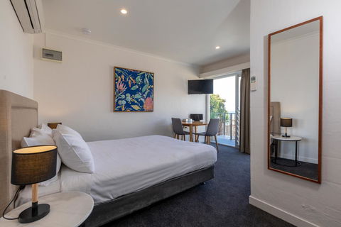 Bay 10 - Suites And Apartments - Accommodation Australia 13