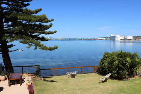 Bay 10 - Suites And Apartments - Accommodation Australia 0