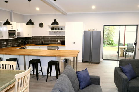 The Purple Door On Seaview - Accommodation Australia 4