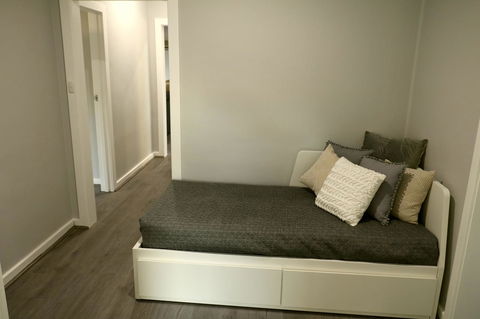 The Purple Door On Seaview - Accommodation Australia 9