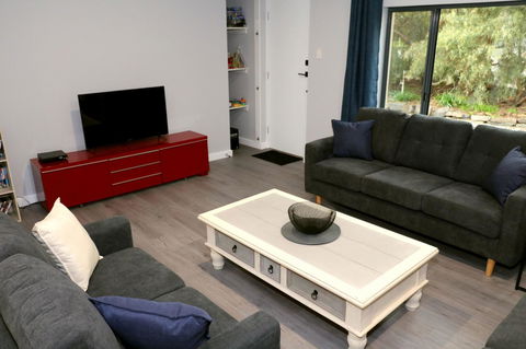 The Purple Door On Seaview - Accommodation Australia 7