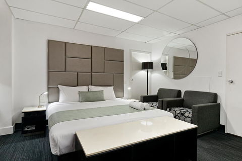 Cosmo On Bank - Accommodation Australia 3