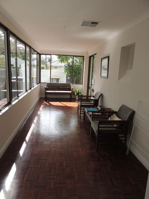 Glenelg - Marina Retreat - Australia Shopping 32