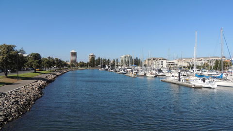 Glenelg - Marina Retreat - Australia Shopping 3