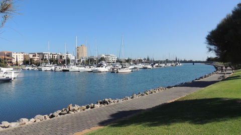 Glenelg - Marina Retreat - Australia Shopping 2