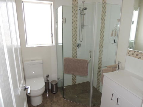 Glenelg - Marina Retreat - Australia Shopping 22