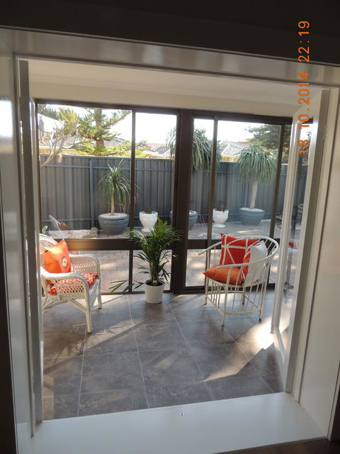 Glenelg - Marina Retreat - Australia Shopping 25