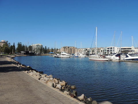 Glenelg - Marina Retreat - Australia Shopping 4