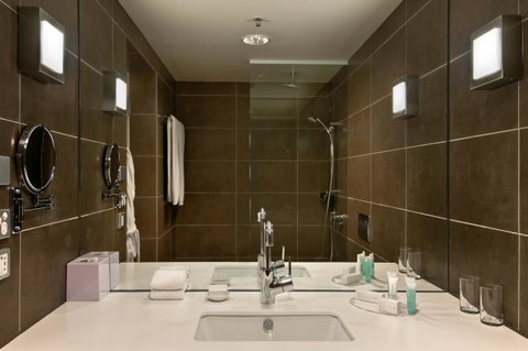 Hilton Adelaide - Bed n Breakfasts 13