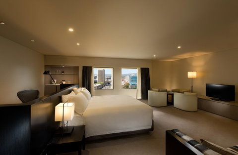 Hilton Adelaide - Bed n Breakfasts 5