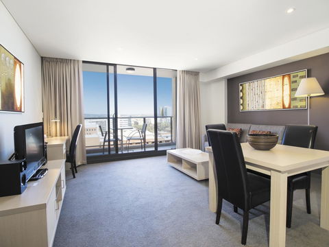 Oaks Adelaide Horizons Suites - Accommodation Australia 3