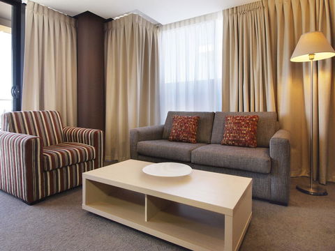 Oaks Adelaide Horizons Suites - Accommodation Australia 14