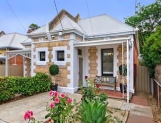 A Rose By The Park - Accommodation Australia 0