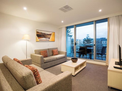 Oaks Glenelg Liberty Suites - Accommodation Australia 16