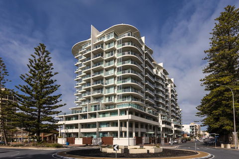 Oaks Glenelg Liberty Suites - Accommodation Australia 0