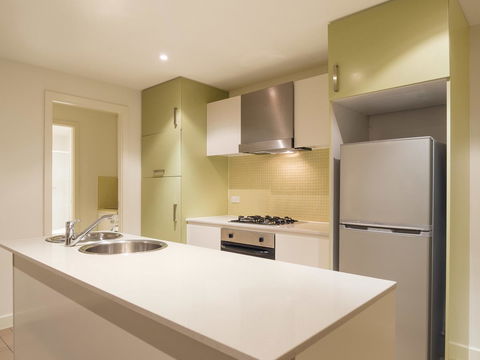 Oaks Glenelg Liberty Suites - Accommodation Australia 21