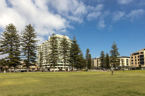 Oaks Glenelg Liberty Suites - Accommodation Australia 10
