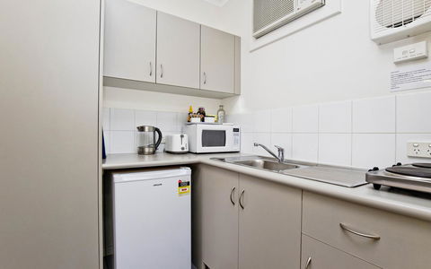 Glenelg Oasis Studios - Accommodation Australia 10