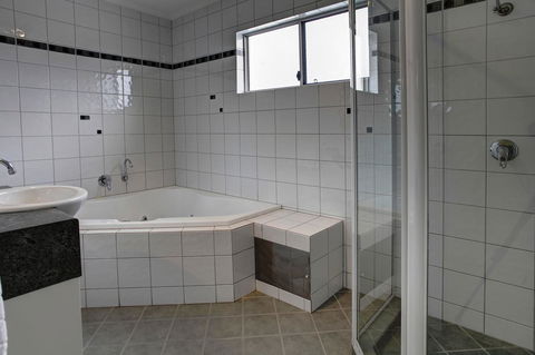 Tasman Beachside Apartment - Accommodation Australia 10