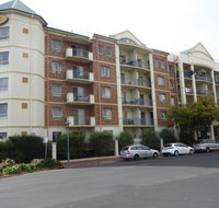 Adelaide City Apartment - 3br 2bath  Carpark