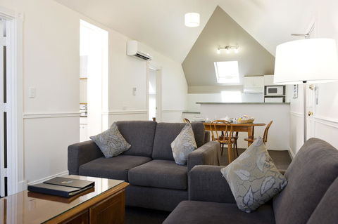 Majestic Old Lion Apartments - Accommodation Australia 11