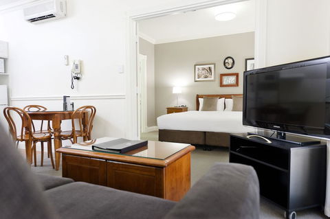 Majestic Old Lion Apartments - Accommodation Australia 10
