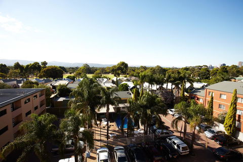 Comfort Hotel Adelaide Meridien - Accommodation Australia 2