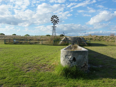 Coorong Waterfront Retreat - Local Tourism 24
