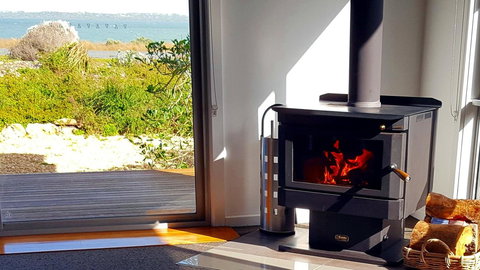 Coorong Waterfront Retreat - Local Tourism 1