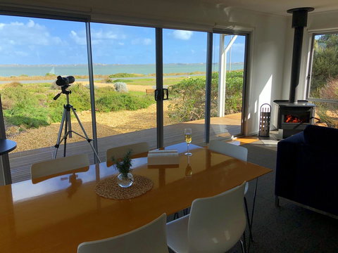 Coorong Waterfront Retreat - Local Tourism 7