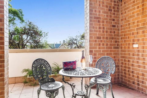 Adelaide Style Accommodation-Close To City-North Adelaide-3 Bdrm- FREE Parking - Accommodation Australia 16