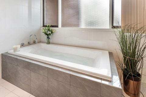 Adelaide Style Accommodation-Close To City-North Adelaide-3 Bdrm- FREE Parking - Accommodation Australia 2