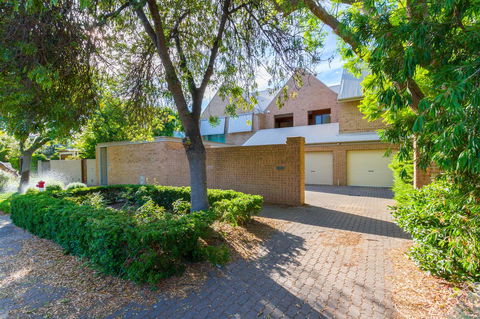 Adelaide Style Accommodation-Close To City-North Adelaide-3 Bdrm- FREE Parking - Accommodation Australia 22