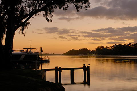 Riverview Rise Retreats - Australia Shopping 11