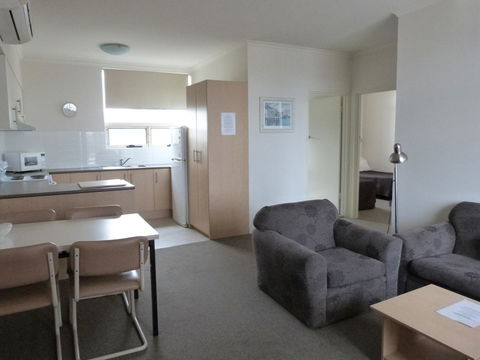 Glenelg Holiday Apartments - Corfu - Accommodation Australia 9