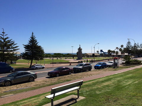 Adelaide - Semaphore Beach Front - Accommodation Australia 24