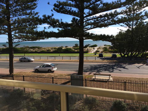 Adelaide - Semaphore Beach Front - Accommodation Australia 23
