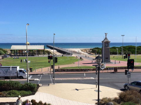 Adelaide - Semaphore Beach Front - Accommodation Australia 25