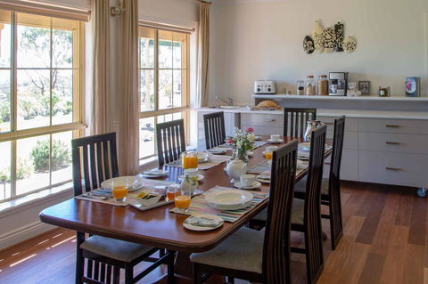 Angaston House - Accommodation Australia 11
