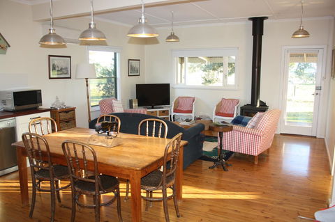 Rabbiters Hut - Local Tourism 6