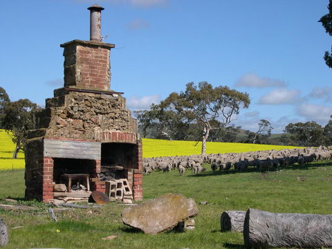 Rabbiters Hut - Local Tourism 17