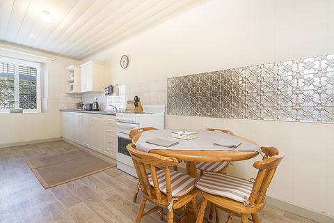 Stoneleigh Cottage Bed And Breakfast - Accommodation Australia 6