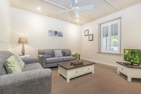 Stoneleigh Cottage Bed And Breakfast - Accommodation Australia 4