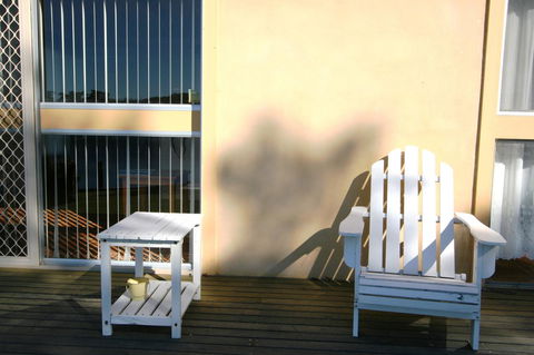 Lake Edge Apartments - Accommodation Australia 8