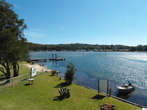 Lake Edge Apartments - Accommodation Australia 3
