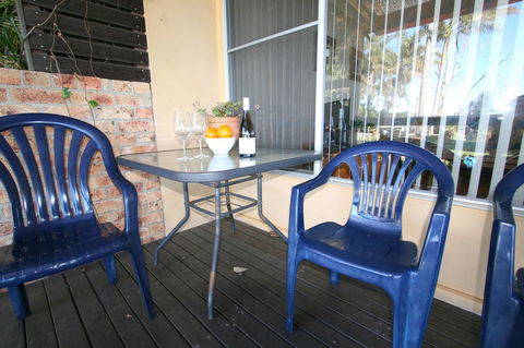 Lake Edge Apartments - Accommodation Australia 12