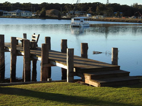Lake Edge Apartments - Accommodation Australia 21